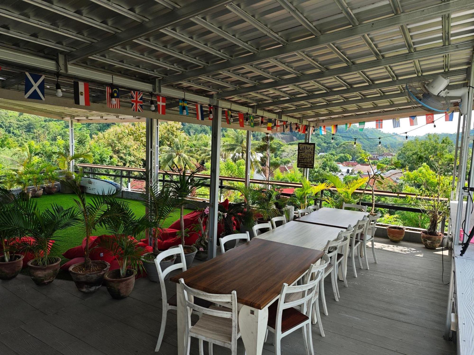 Hotel Surf Camp 79 à Kuta  Extérieur photo
